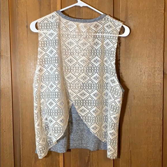 cute NY top - Picture 2 of 4